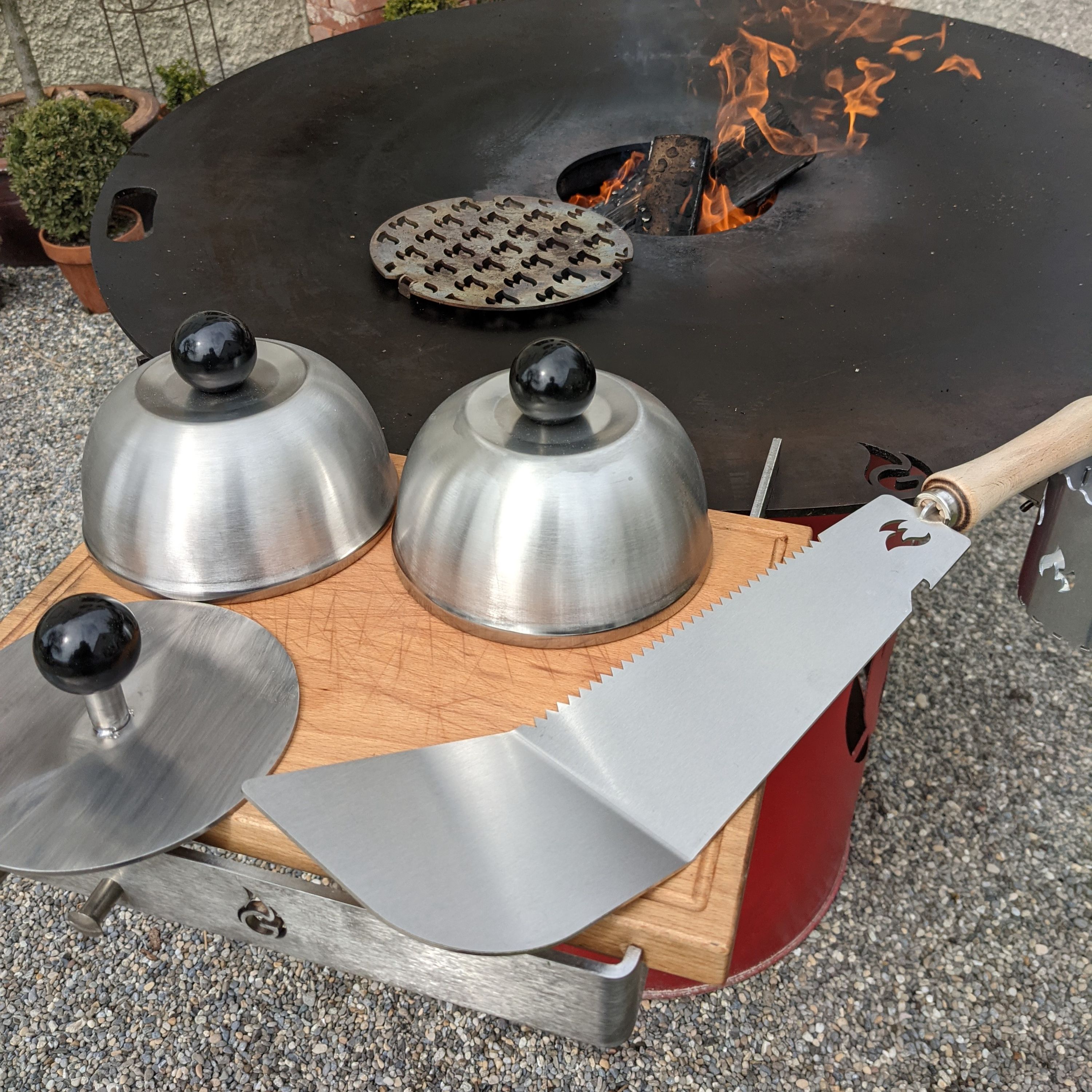 Burger Set - Smasher Bells Machete for perfect burgers from the fire plate
